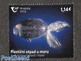 Plastic in the sea 1v